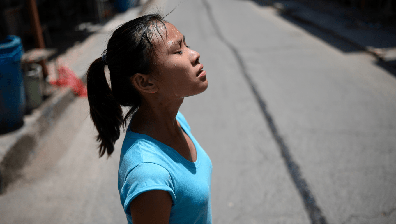 Canicule : voici les signaux
d'alerte de votre cerveau avant le malaise, selon le Dr Gérald
Kierzek