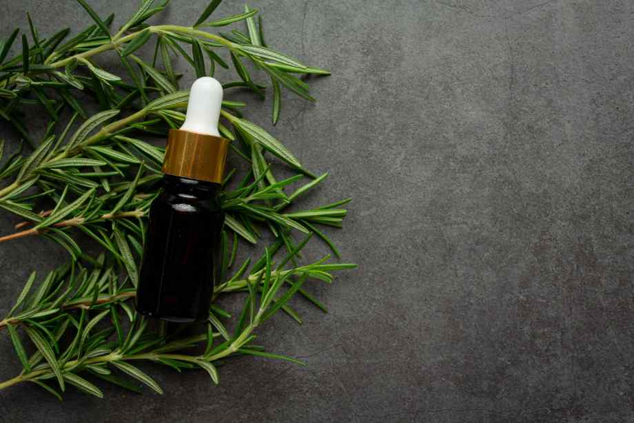 Les meilleures huiles essentielles pour apaiser votre gorge-Santé AMU de France