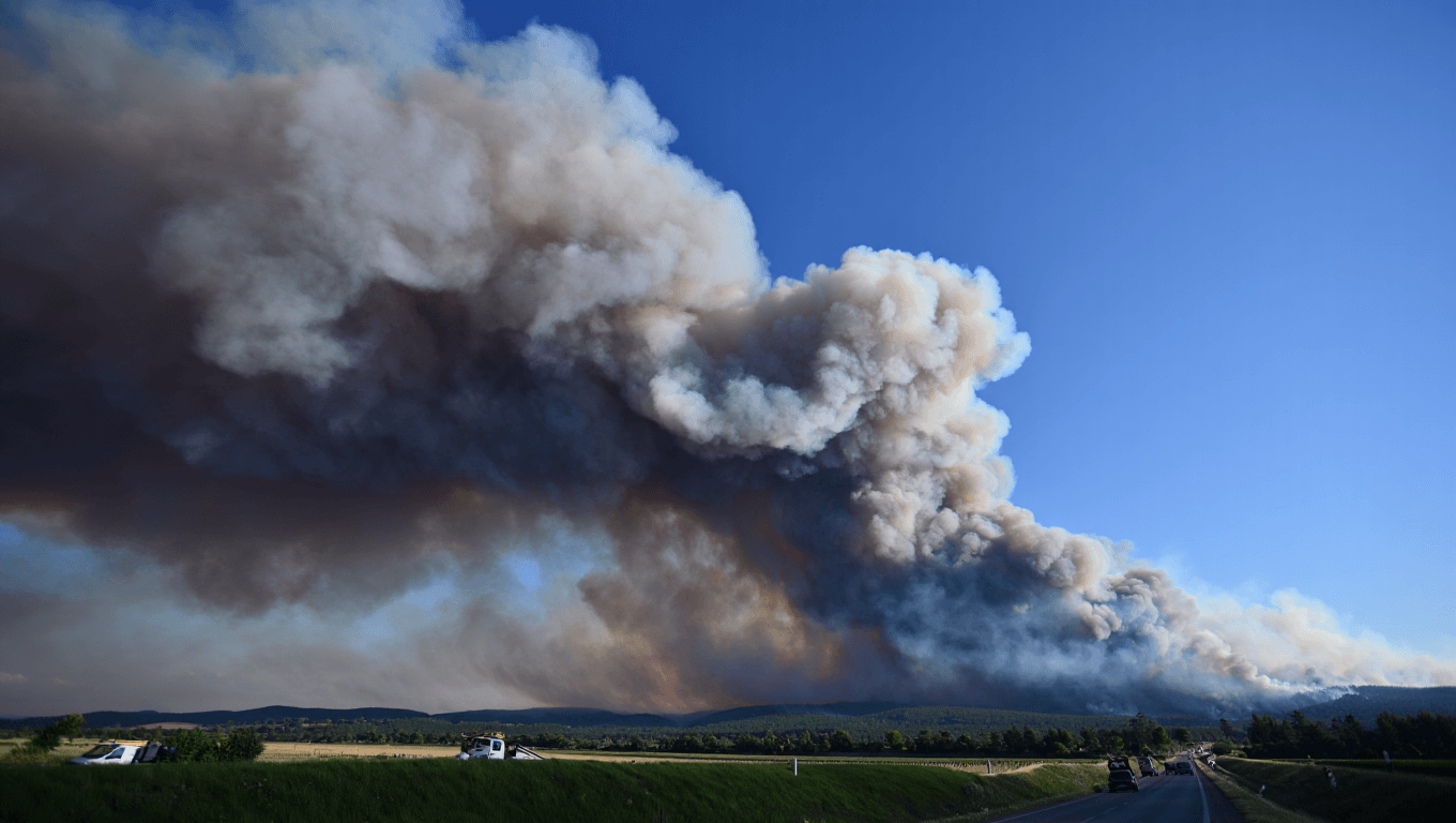 Méga-feu en Gironde : les
fumées sont-elles dangereuses même à plusieurs centaines de
kilomètres ? Le Dr Gérald Kierzek répond